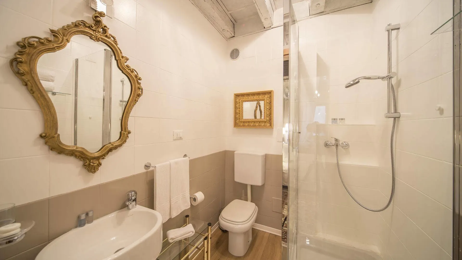 Corte Realdi Boutique Rooms Verona 3*,
